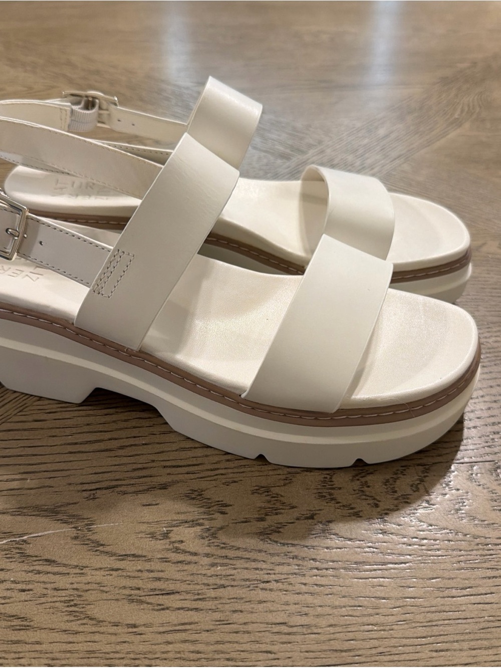 Naturalizer Darry-Slingback White Leather Sandals MSRP $115 Size 10
